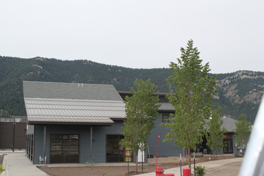 245 Town Center Ave, Big Sky, MT for lease - Building Photo - Image 2 of 2