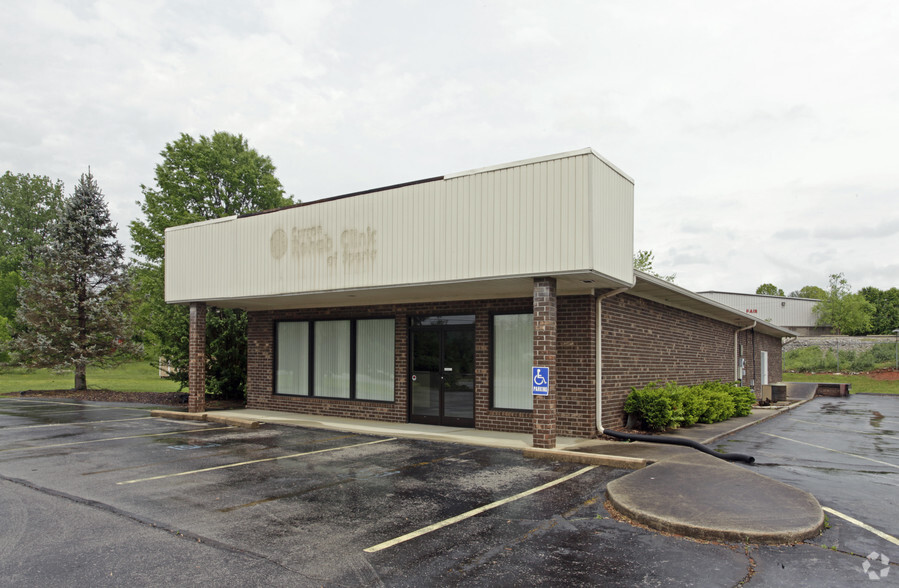 550 N Spring St, Sparta, TN for sale - Primary Photo - Image 1 of 1