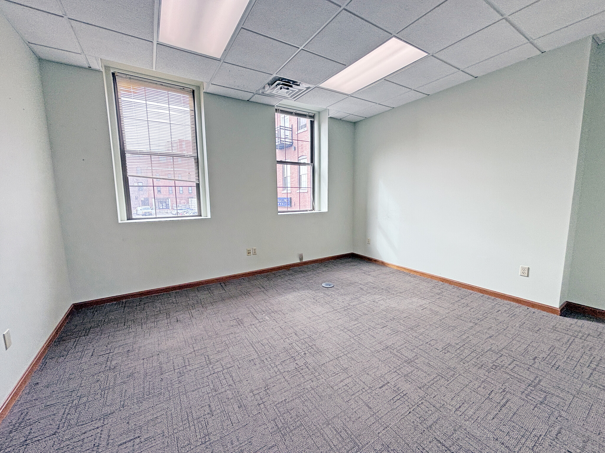 10 Dixon Ave, Concord, NH for lease Interior Photo- Image 1 of 3