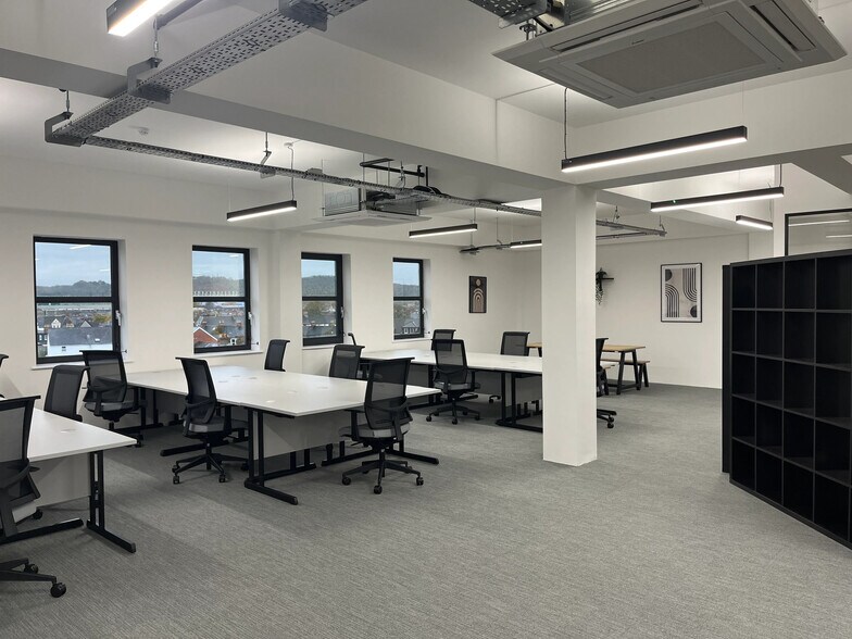 Cowbridge Rd E, Cardiff for lease - Building Photo - Image 1 of 17