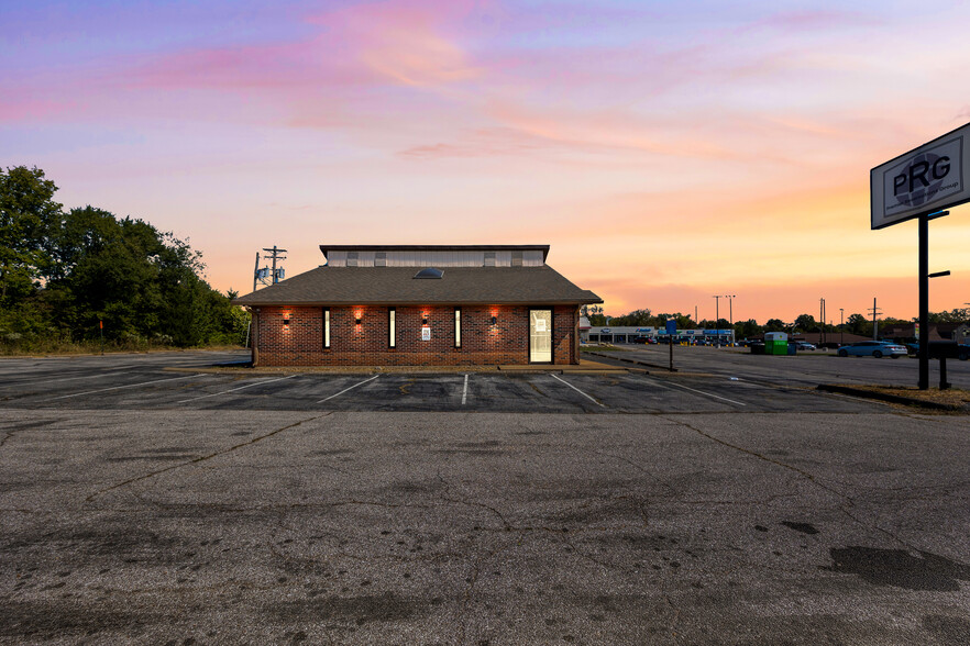 8600 Daniel Dunkin Commercial Blvd, Pevely, MO for sale - Building Photo - Image 3 of 22