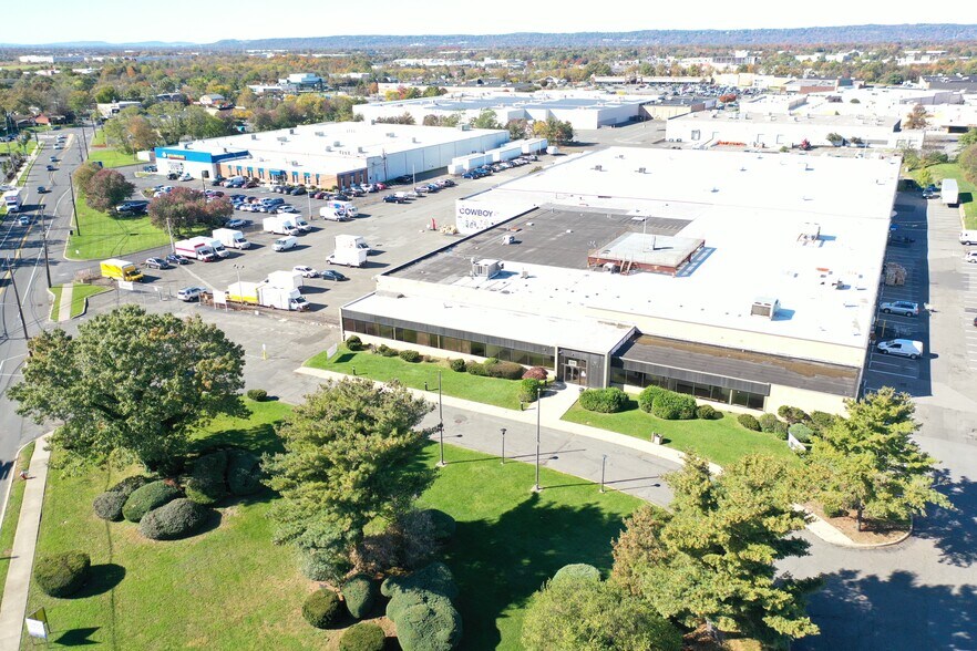 1764 New Durham Rd, South Plainfield, NJ 07080 ±33,044 SF Industrial