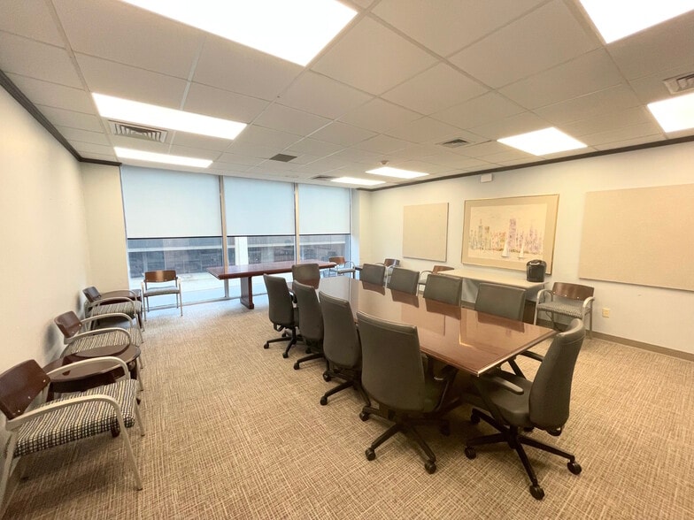 711 N Carancahua St, Corpus Christi, TX for lease - Building Photo - Image 3 of 9