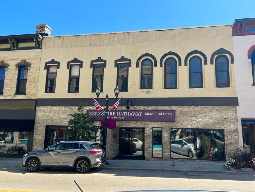 907 S 8th St, Manitowoc, WI for sale Building Photo- Image 1 of 1