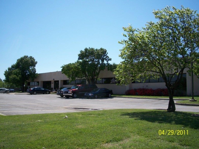 7906 E 33rd St, Tulsa, OK for sale - Building Photo - Image 1 of 1