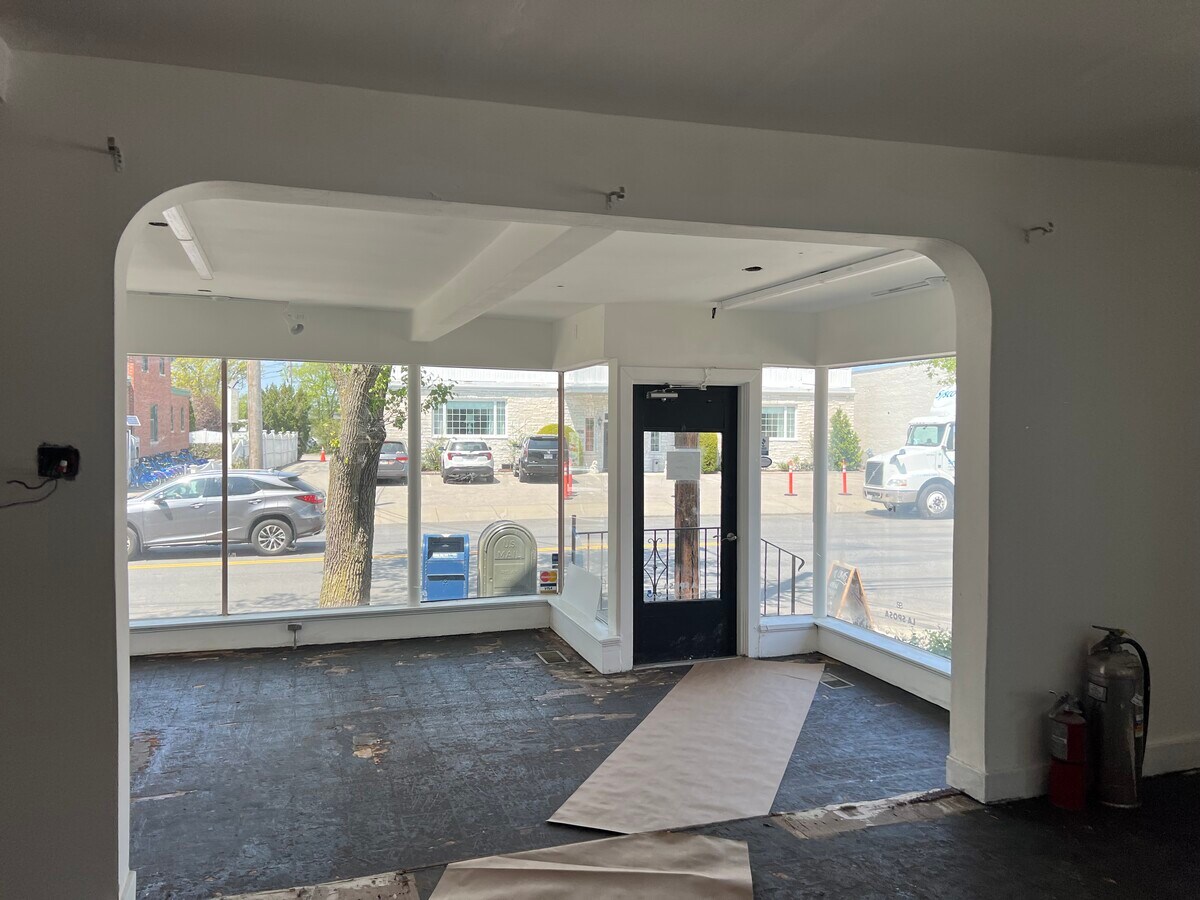 372 Watertown St, Newton, MA 02458