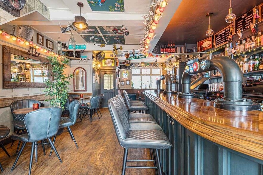 24 Grafton St, Brighton for sale - Interior Photo - Image 2 of 5