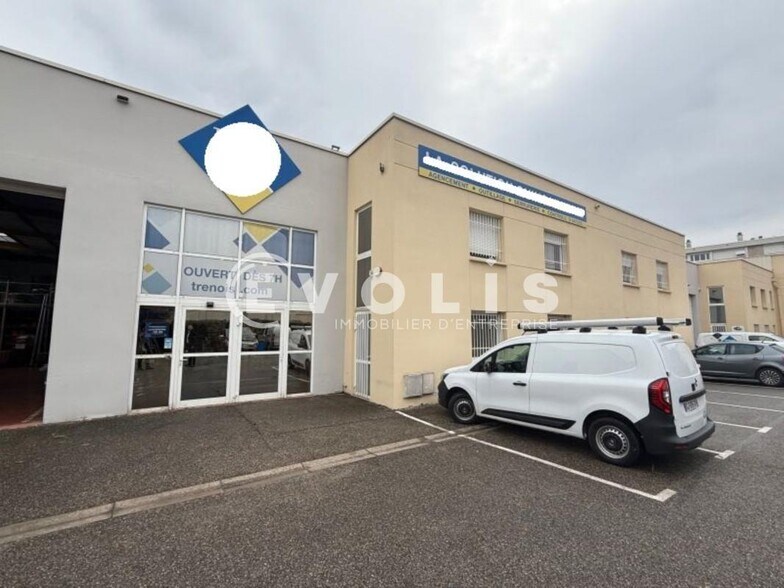 153 Rue Marcel Mérieux, Lyon for lease - Building Photo - Image 1 of 15