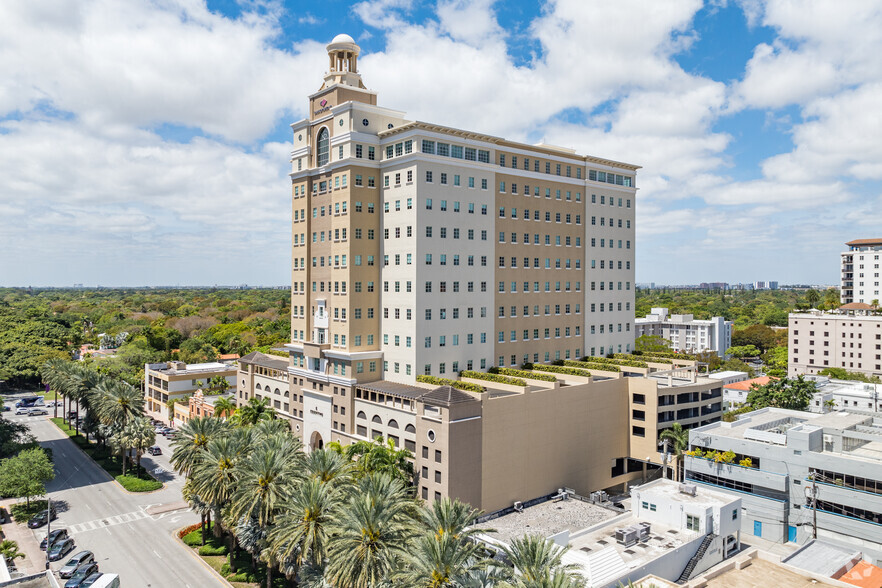 355 Alhambra Cir, Coral Gables, FL for lease - Primary Photo - Image 1 of 11