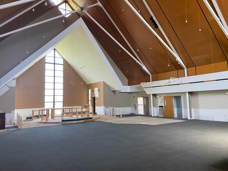 20200 Mission Rd, Stilwell, KS 66085 Church Property for Sale