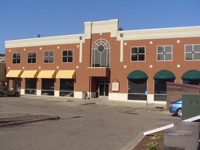 207 N Chestnut St, Chaska, MN for lease Building Photo- Image 1 of 15