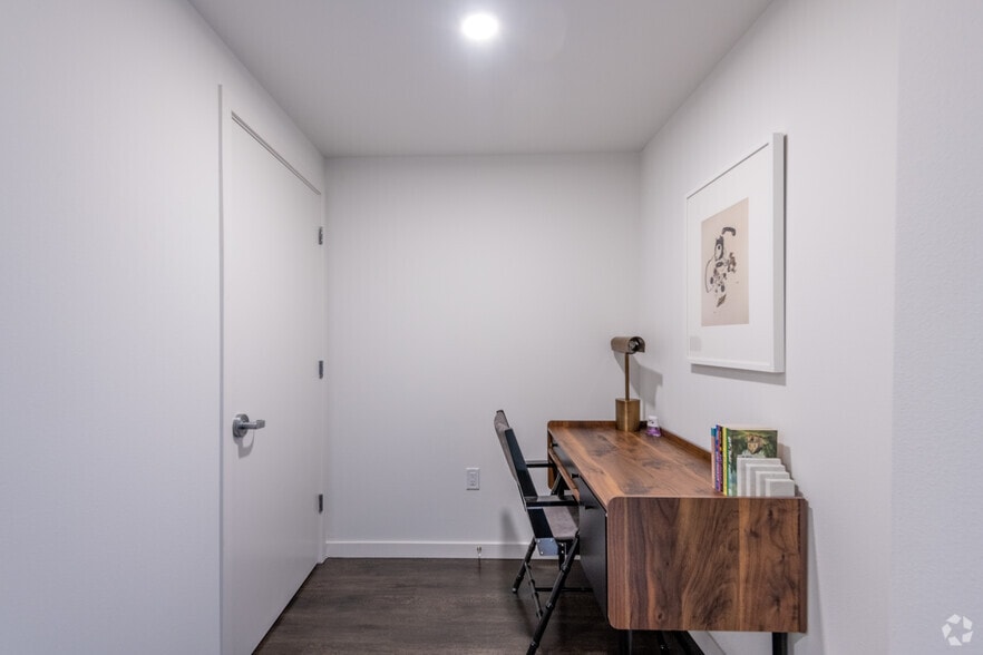 2302 Valdez St, Oakland, CA for lease - Interior Photo - Image 2 of 52