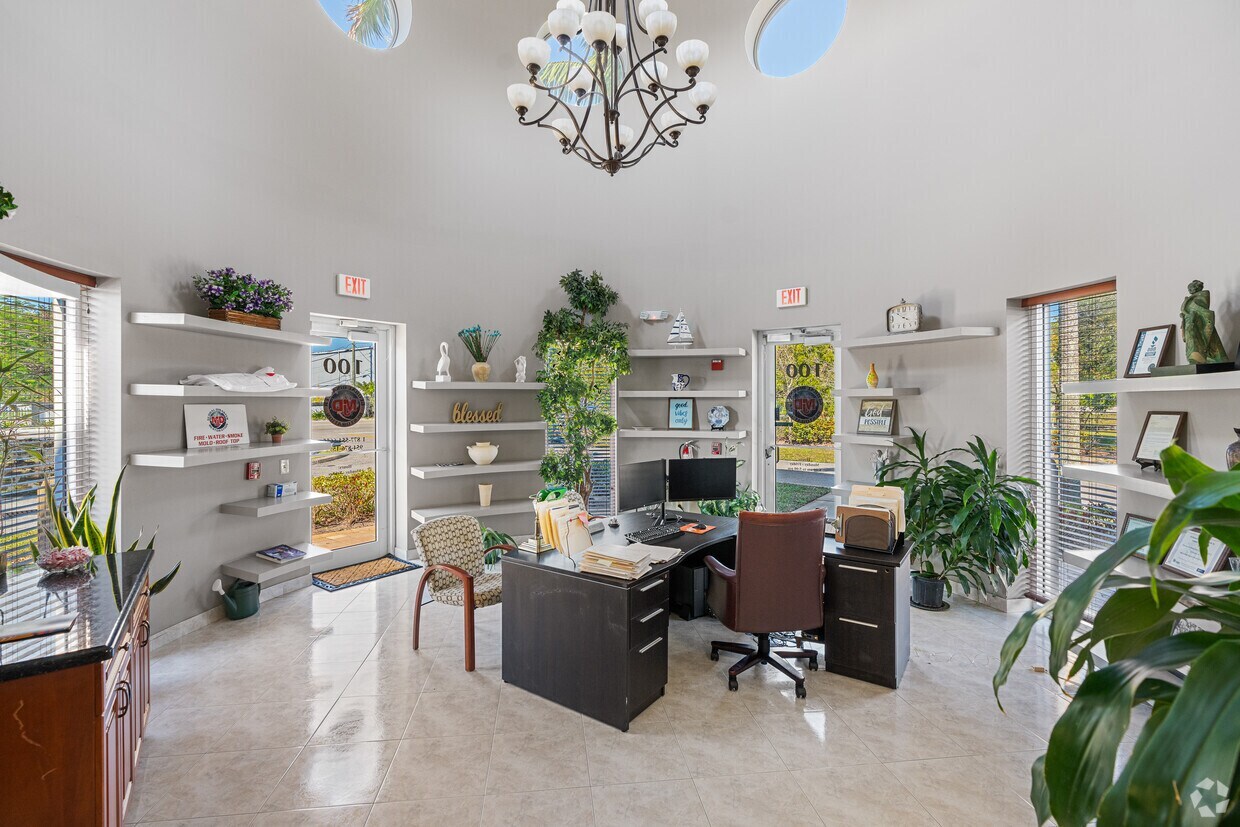 1850 NW 15th Ave, Pompano Beach, FL for lease Interior Photo- Image 1 of 3