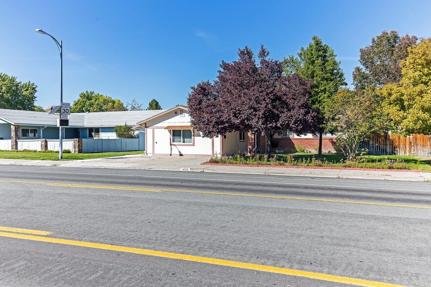 4205 Mira Loma Dr, Reno, NV 89502