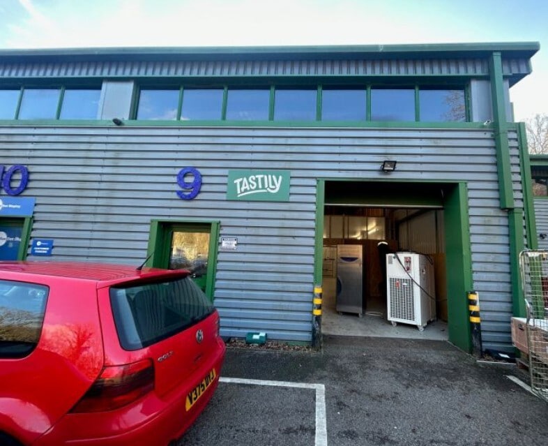Combe Ln, Wormley for lease Building Photo- Image 1 of 1