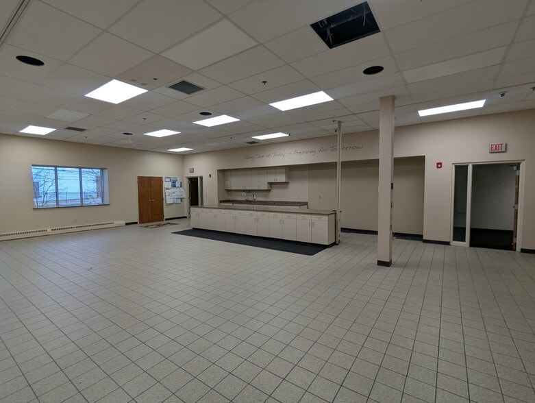 6262 Cochran Rd, Solon, OH for sale - Building Photo - Image 2 of 23