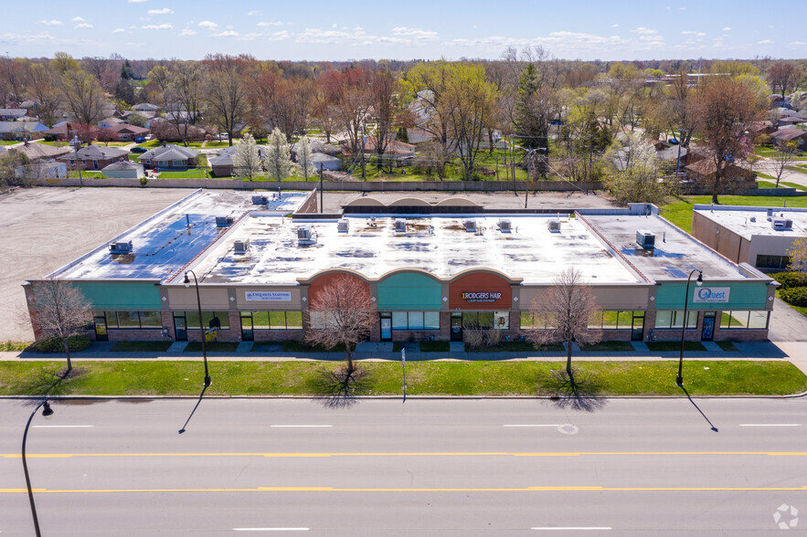 28885 Plymouth Rd, Livonia, MI for lease - Building Photo - Image 2 of 9