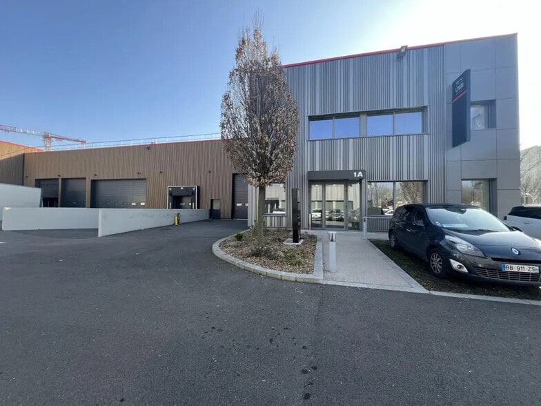 157 Avenue Charles Floquet, Le Blanc-Mesnil for lease - Building Photo - Image 3 of 6