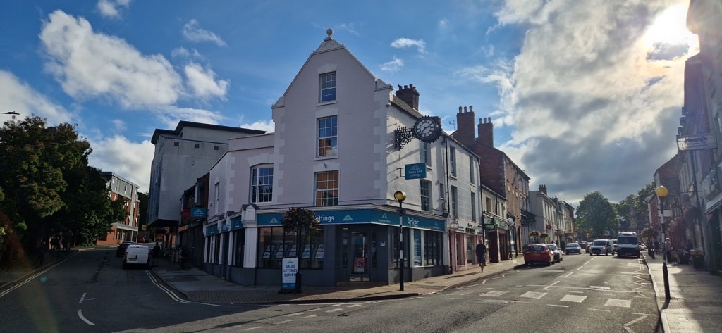 31-32 High Street, Banbury for sale Building Photo- Image 1 of 11