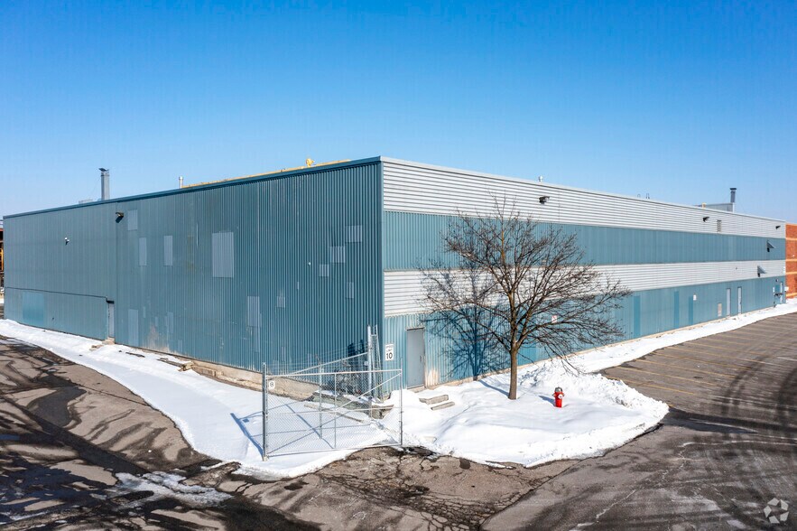 2130 Williams Pky, Brampton, ON for lease - Primary Photo - Image 1 of 4
