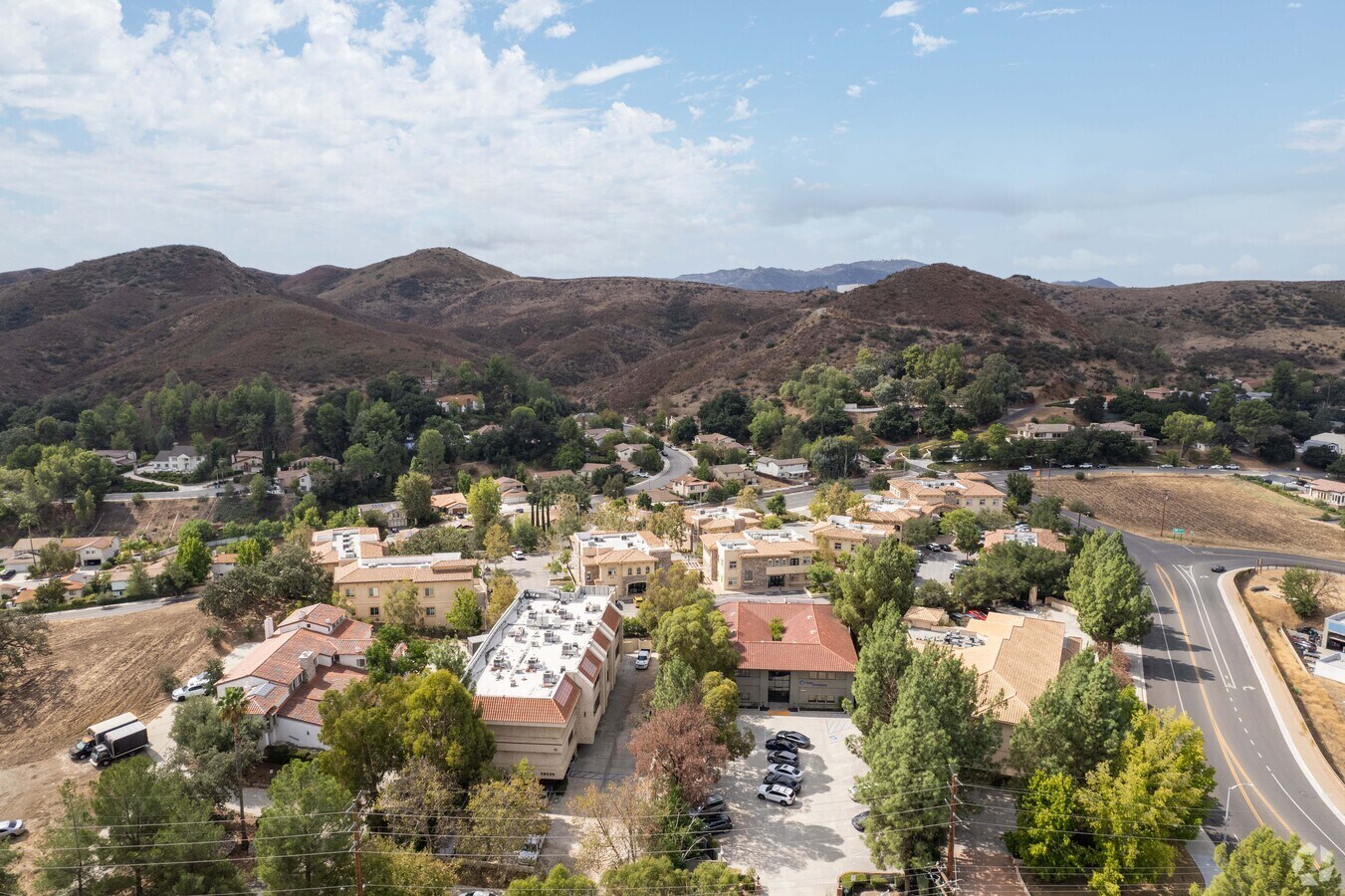 28038 Dorothy Dr, Agoura Hills, CA 91301