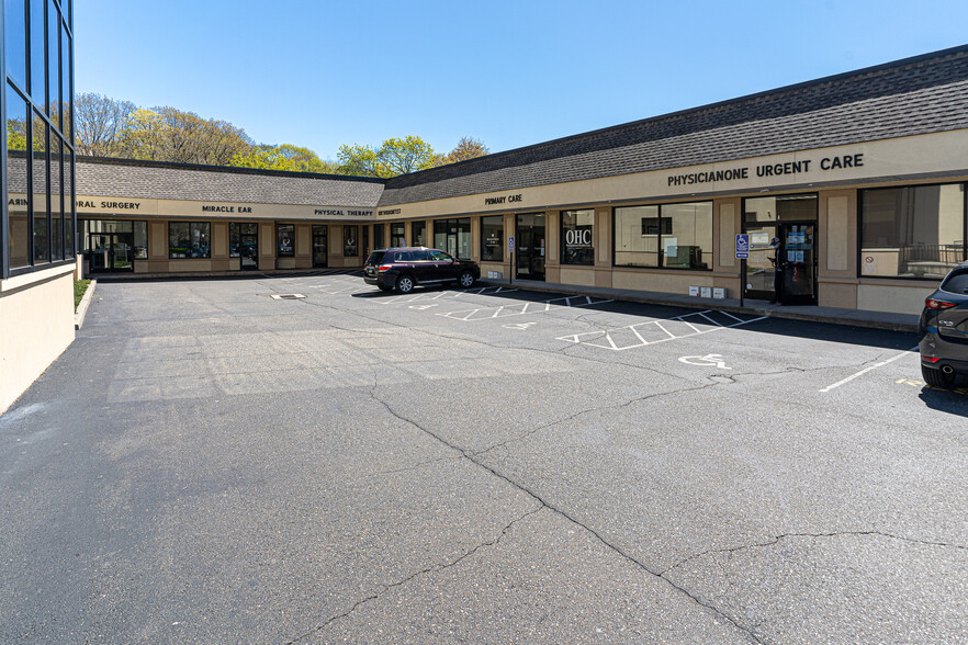 346 Main Ave, Norwalk, CT for lease - Building Photo - Image 2 of 11