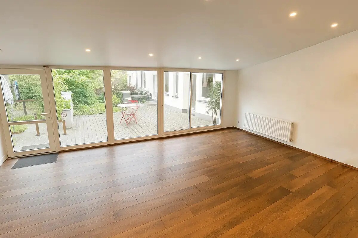 Office in Boulogne-Billancourt for sale Building Photo- Image 1 of 6