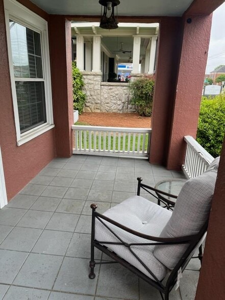 1102 N Main St, High Point, NC for lease - Building Photo - Image 3 of 30