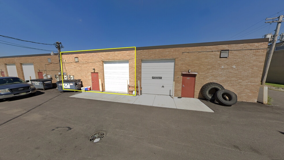 694-704 N Larch Ave, Elmhurst, IL for lease - Building Photo - Image 2 of 4