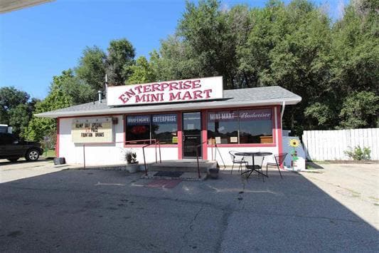 Walt's Four Season Campground & Store portfolio of 2 properties for sale on LoopNet.com - Primary Photo - Image 1 of 2