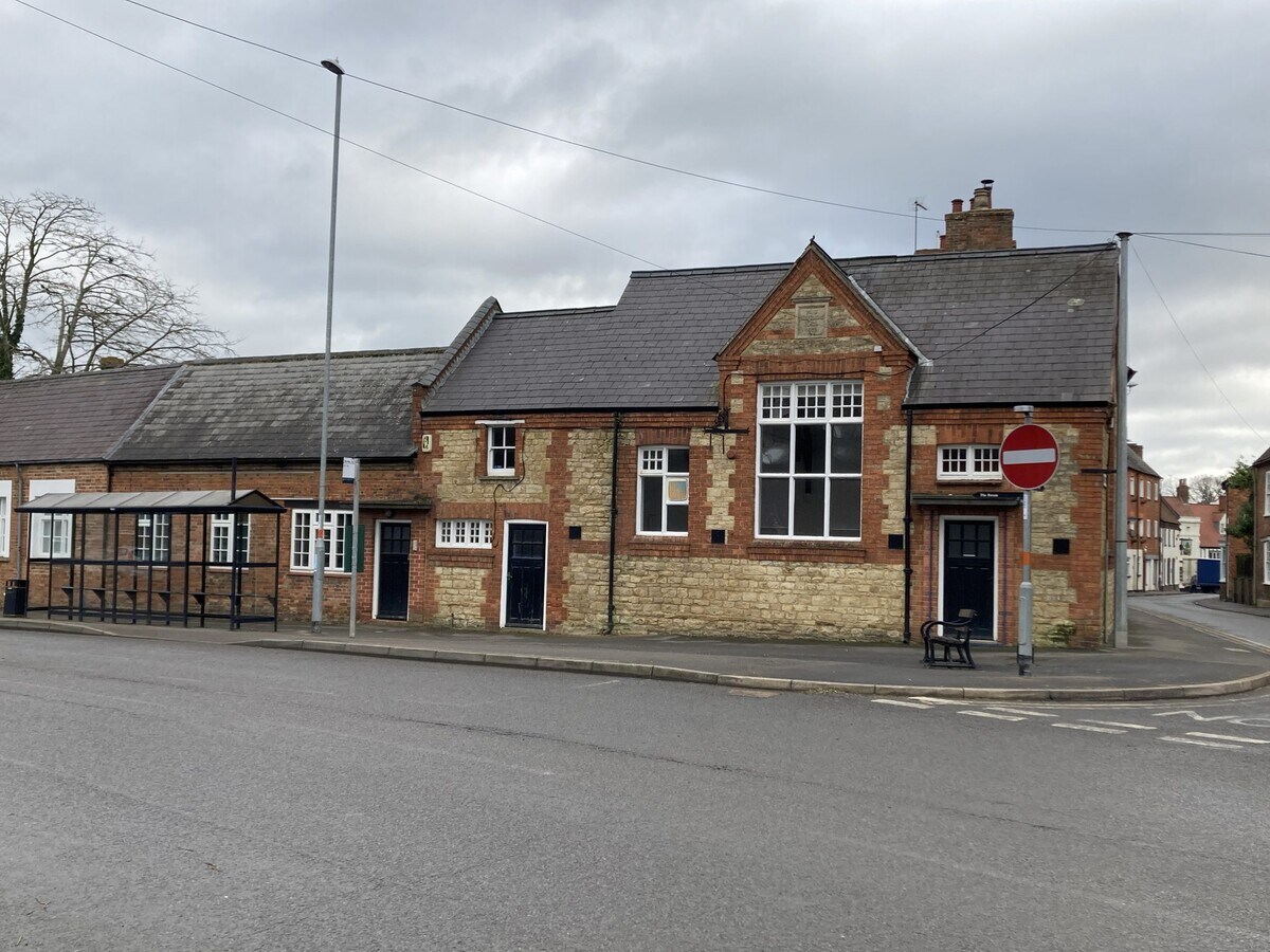 3 Brackley Rd, Towcester, NTH NN12 6DH Odd Fellows Hall