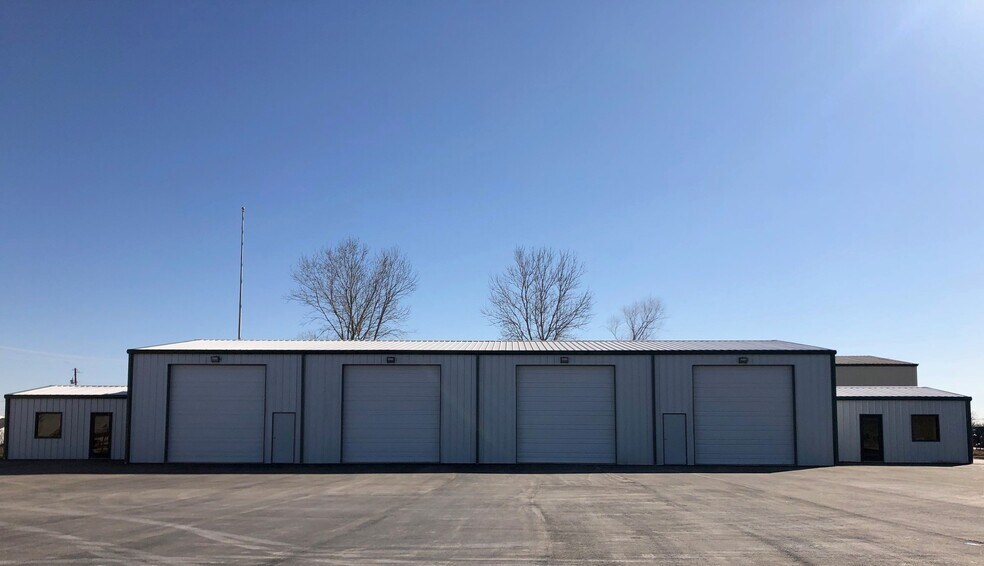 4017 Windmill, Cleburne, TX for sale - Building Photo - Image 1 of 1