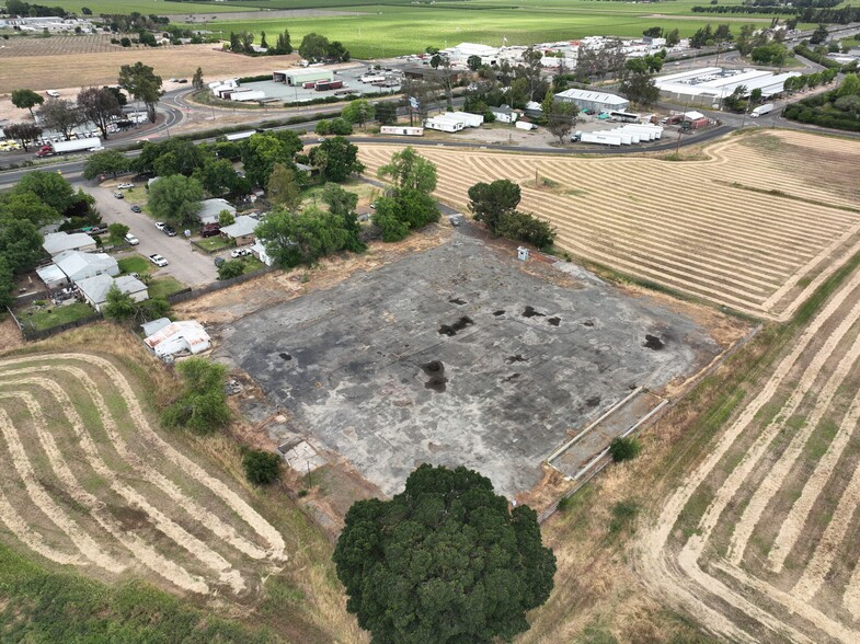 19256 N. Hwy 99 hwy, Acampo, CA for lease - Primary Photo - Image 1 of 3