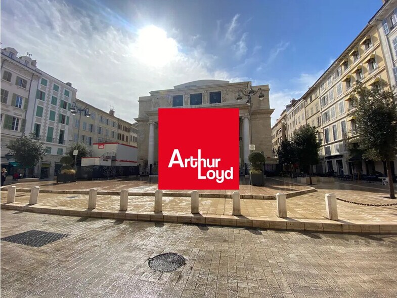 Office in Marseille for lease - Building Photo - Image 1 of 7