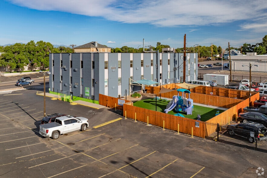 150 Sheridan Blvd, Denver, CO for lease - Building Photo - Image 3 of 24