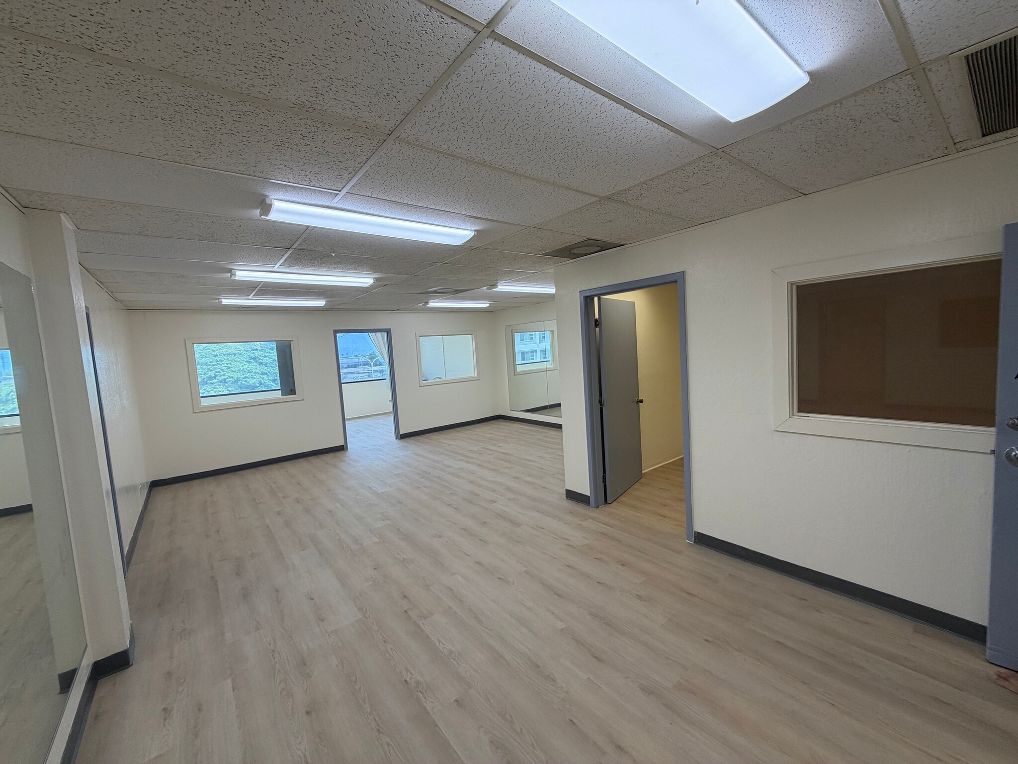 803 Kamehameha Hwy, Pearl City, HI for lease Interior Photo- Image 1 of 2