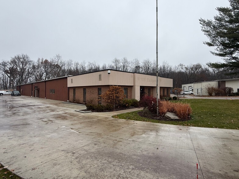 862 Lenox Ave, Portage, MI for sale - Building Photo - Image 2 of 29