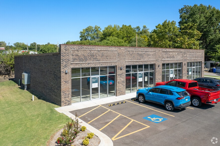 504 W Iola St, Broken Arrow, OK for sale - Building Photo - Image 3 of 5