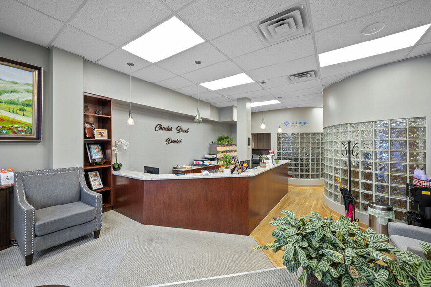 338 N Charles St, Baltimore, MD for sale - Building Photo - Image 2 of 57