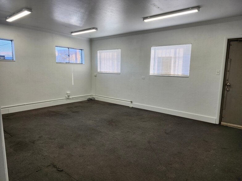 1776 S 900 W Salt Lake portfolio of 4 properties for sale on LoopNet.com - Interior Photo - Image 3 of 9