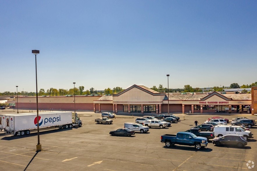 625-725 W Central Ave, Springboro, OH for lease - Building Photo - Image 2 of 8