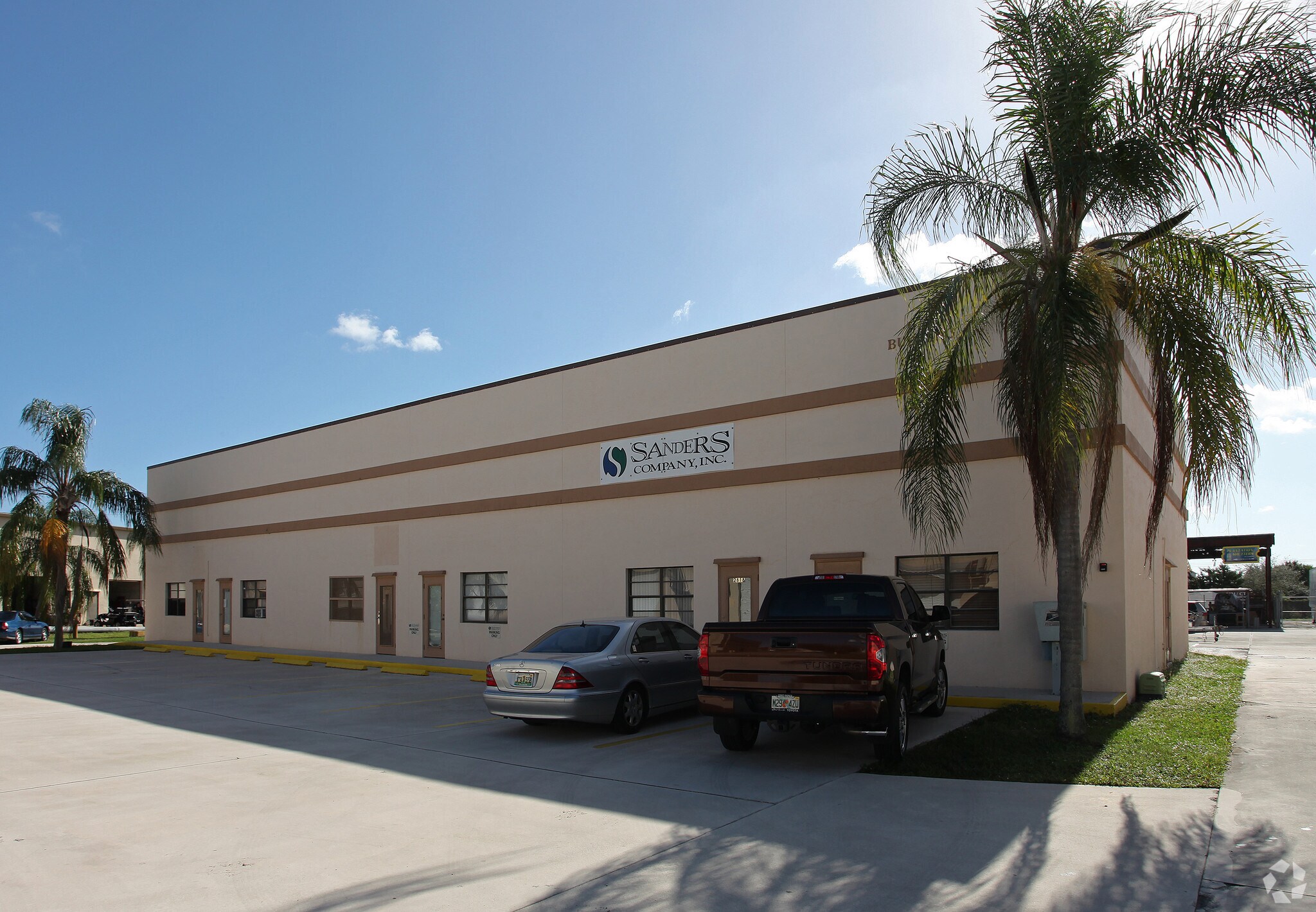 2816-2826 SE Monroe St, Stuart, FL for sale Primary Photo- Image 1 of 1