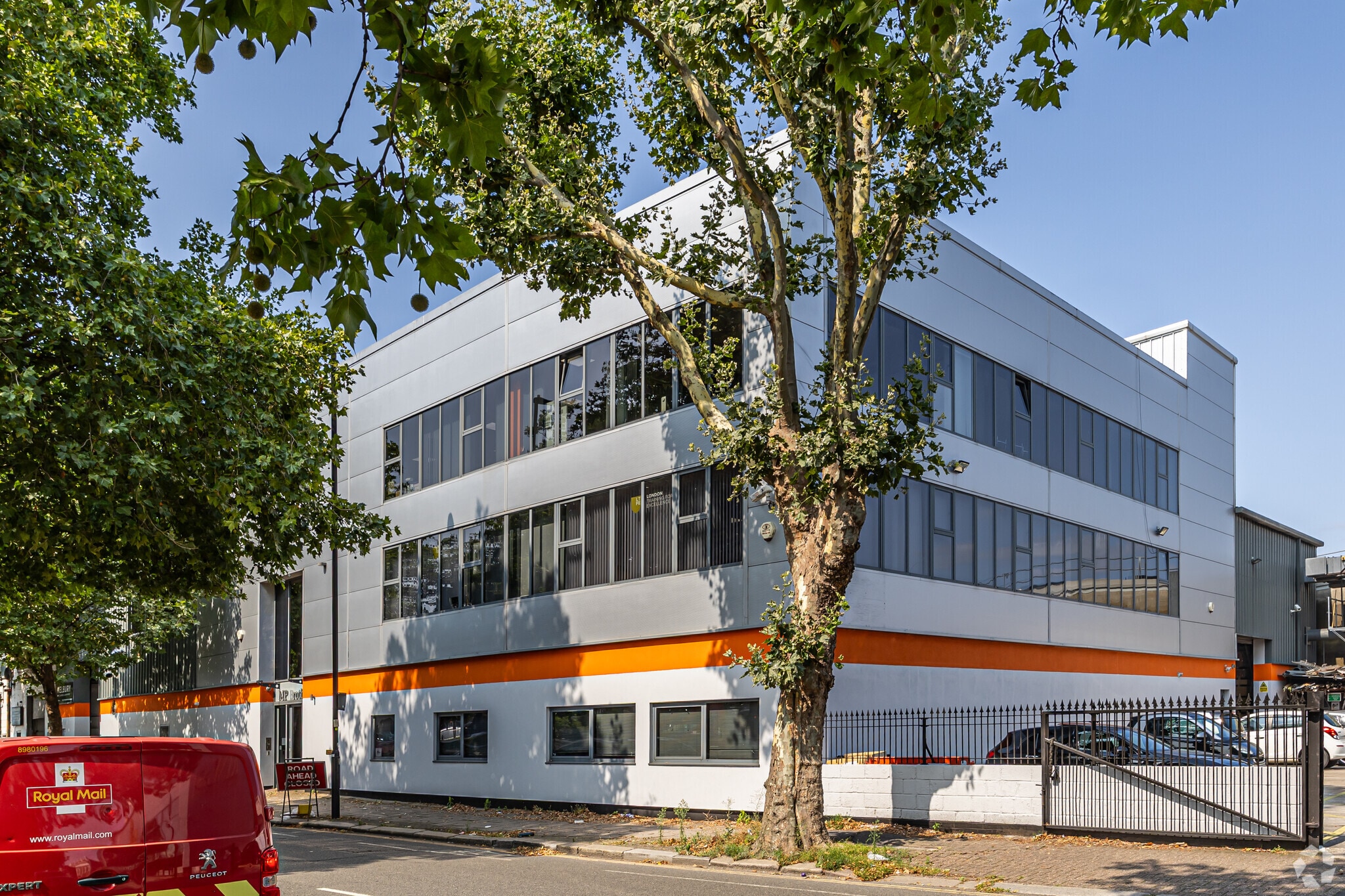 194-206 Acton Ln, London for lease Primary Photo- Image 1 of 20