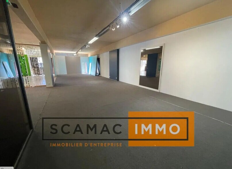 Retail in Port-de-Bouc for lease - Interior Photo - Image 3 of 4