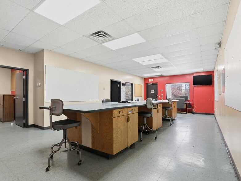 381 Old Mills Rd, Towanda, PA for sale - Building Photo - Image 3 of 10