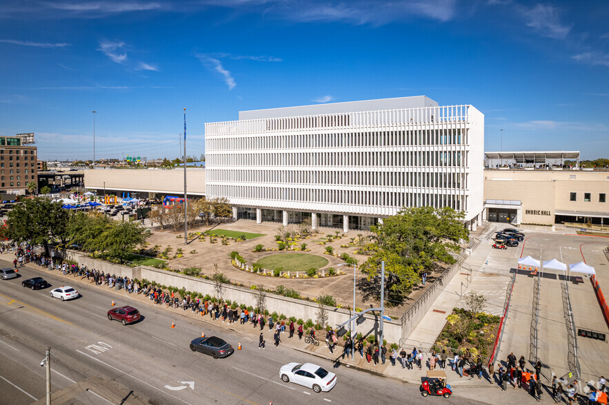 401 Franklin St, Houston, TX for lease - Building Photo - Image 1 of 12