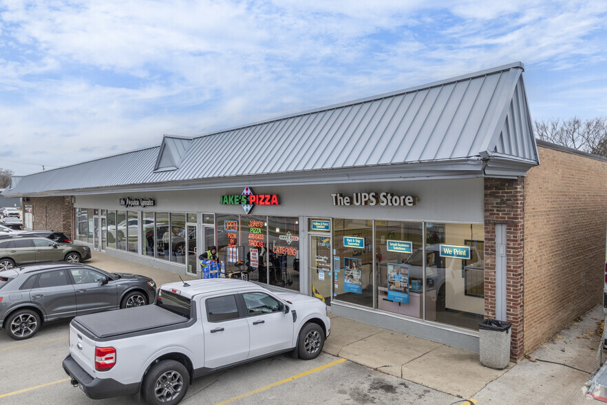 2720-2780 Dundee Rd, Northbrook, IL for lease - Building Photo - Image 1 of 8