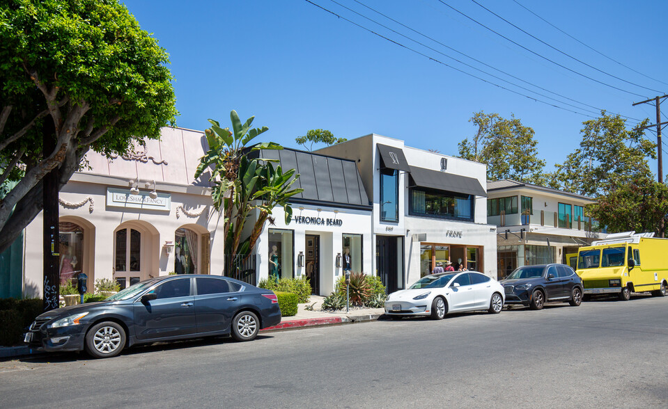 8471 Melrose Pl, Los Angeles, CA for lease - Building Photo - Image 1 of 11