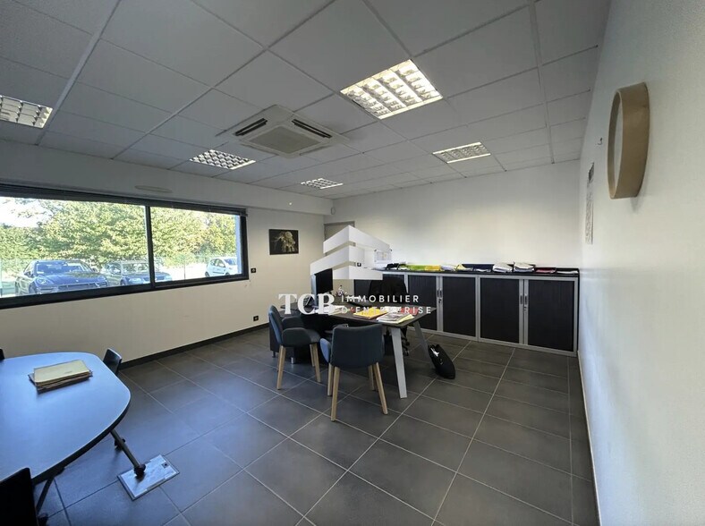 Flex in La Haie-Fouassière for sale - Building Photo - Image 3 of 12