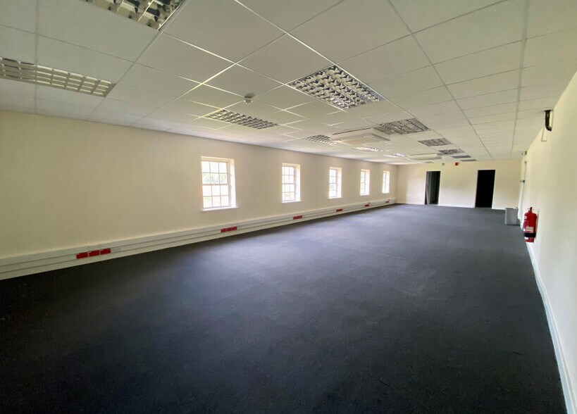 Shab Hill, Birdlip for sale - Interior Photo - Image 1 of 1